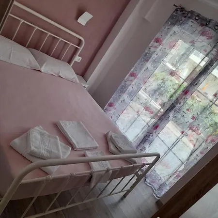 Perea White Apartament *